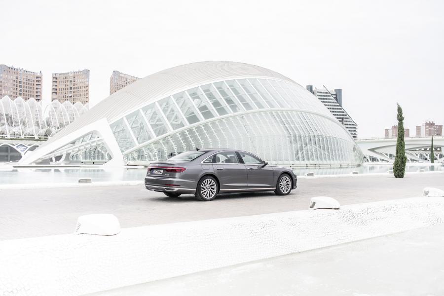  Audi A8 L 50 TDI Quattro (D5) 2017 года  (WW) (фото 9 из 31)